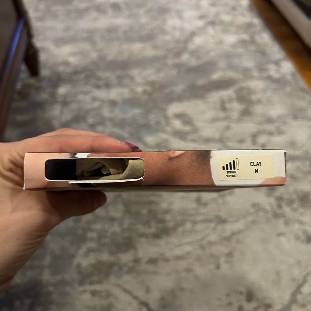 Seamless Sculpt Scoop Plunge Bralette - Picture 2 of 5